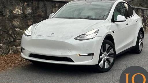 TESLA MODEL Y 2022 7SAYGDEEXNF354646 image